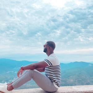 Meet your Posher, Travis